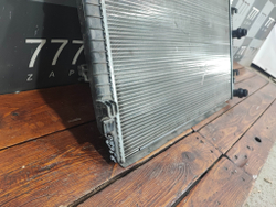 Радиатор двигателя Skoda Karoq 17-нв Б/У Оригинал 5Q0121251GR