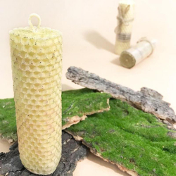 Свеча из вощины с Календулой 13 см