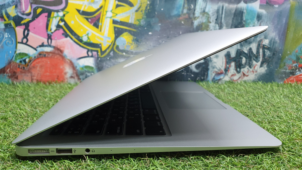 MacBook Air 13 2015 i5/4 Gb