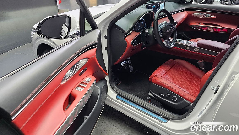Genesis GV70 2.5T Бензин 2WD (04.2022)