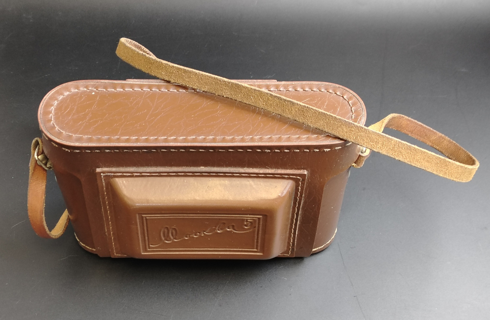 Фотоаппарат складной «Москва-5» (фотозатвор «Момент-24С» и объектив «Индустар-24»), металл, стекло, Красногорский механический завод (КМЗ), СССР, 1956-1960 гг.