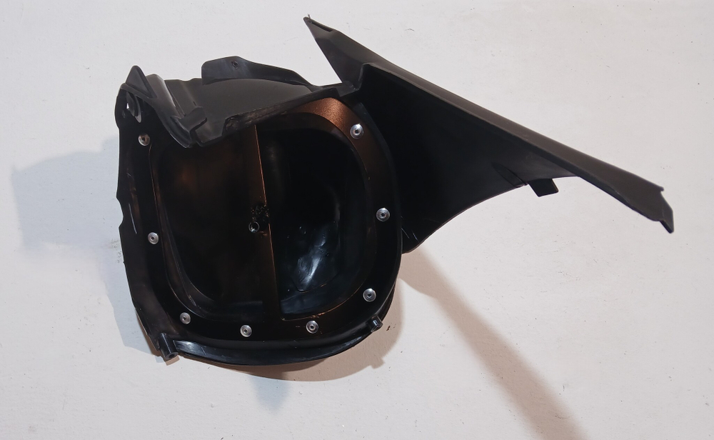 Пластик боковой правый (корпус воздушного фильтра) Мотоцикл XT250HS