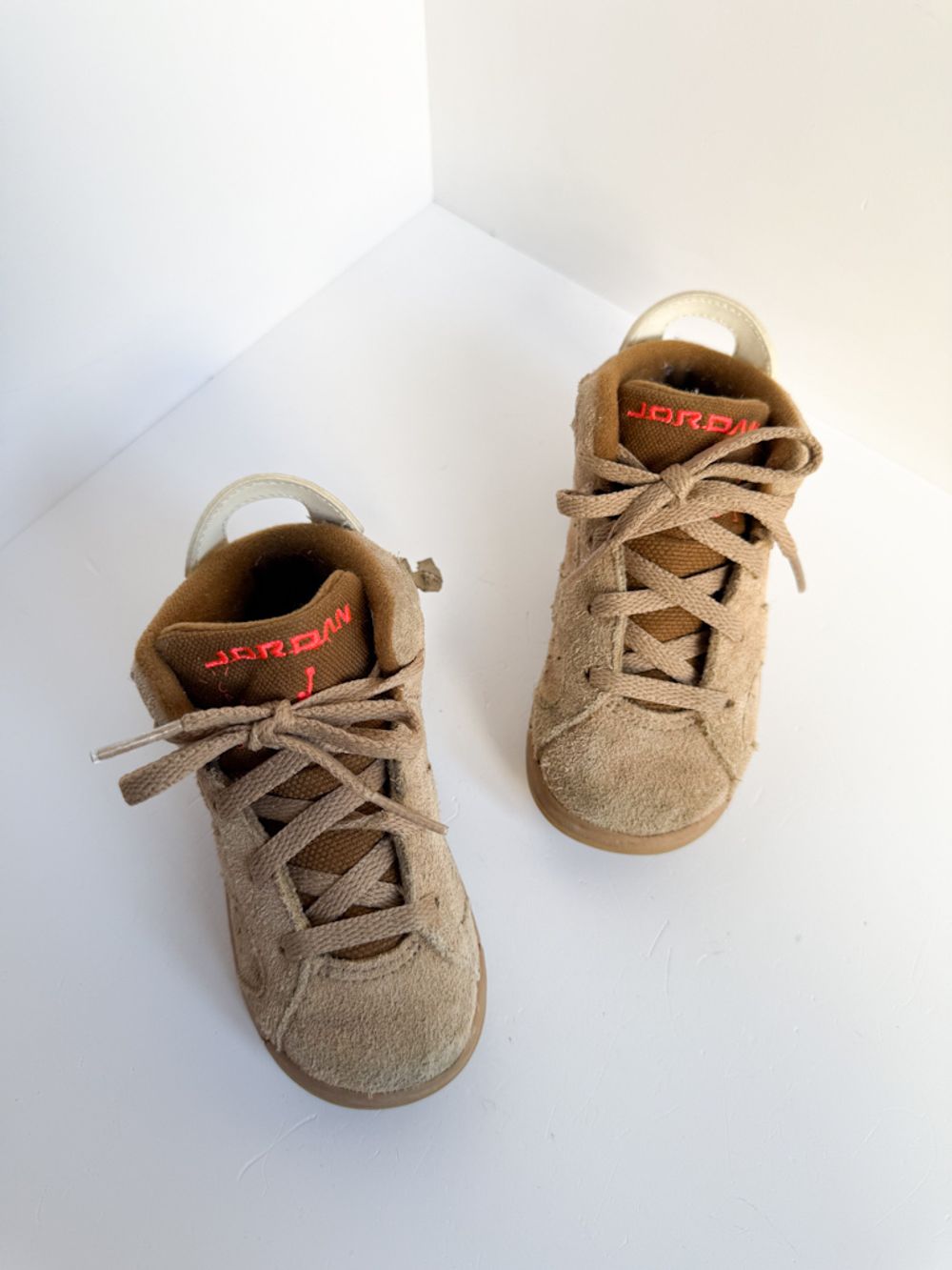 Замшевые кроссовки Jordan, 23,5
