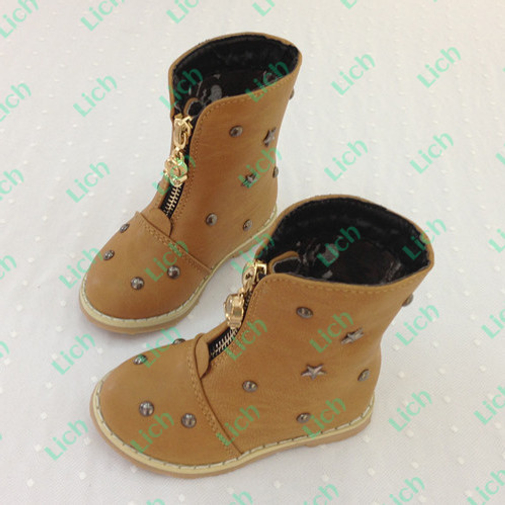 Сапоги детские с клепками различной формы