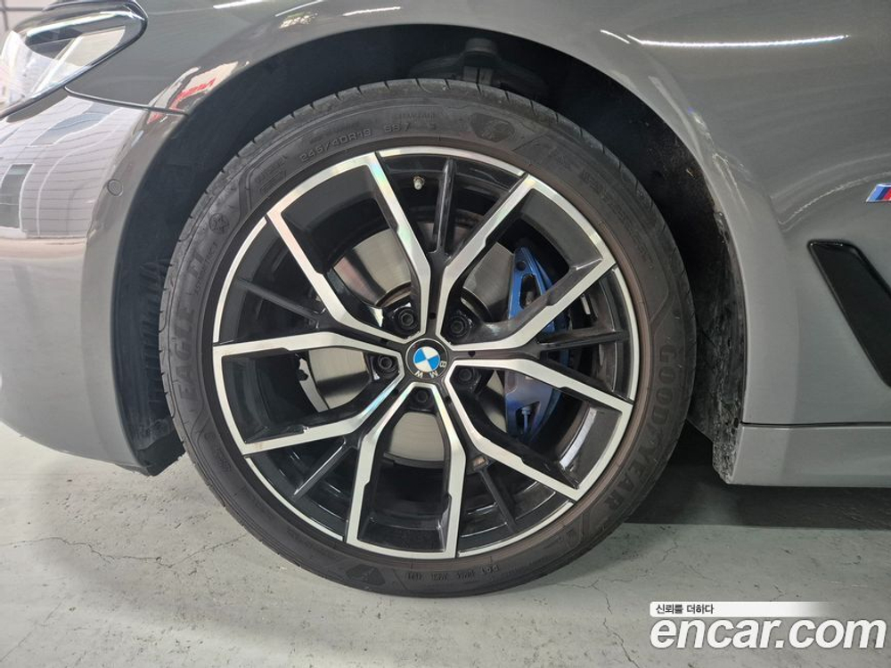 BMW 5 Series (G30) 530i M Sports (07.2022)