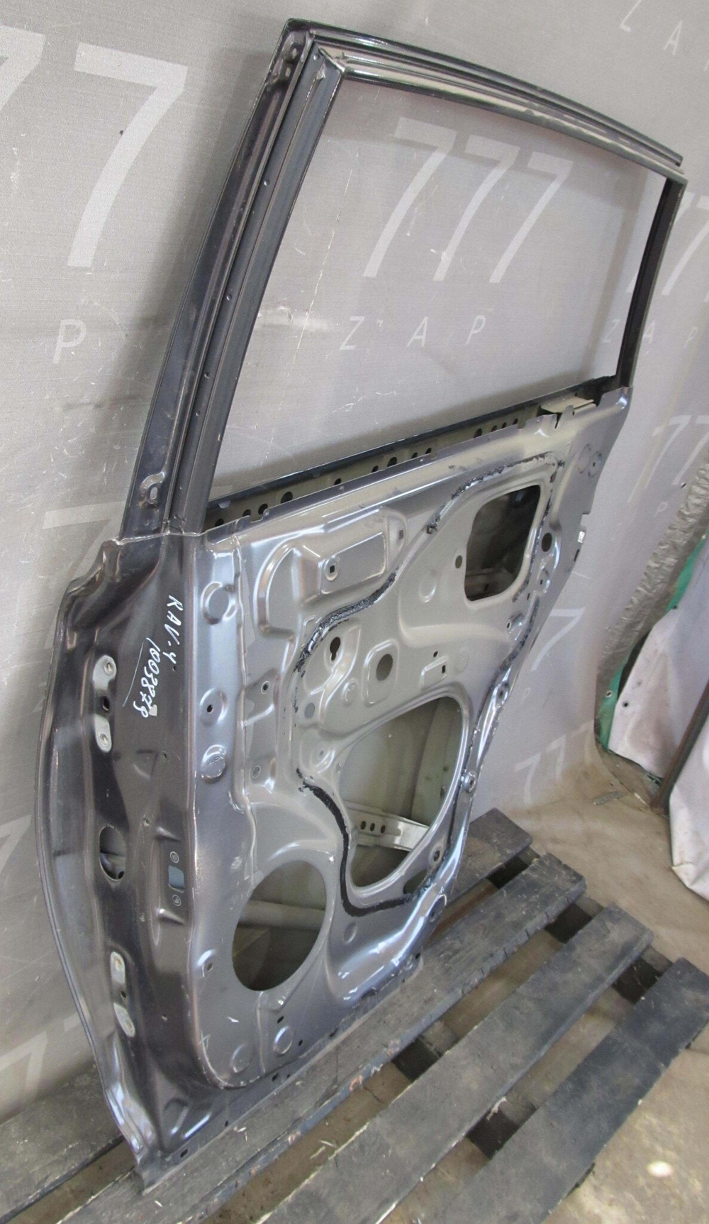 Дверь задняя правая Toyota RAV4 IV (XA40) 12-19 Б/У Оригинал 6700342180