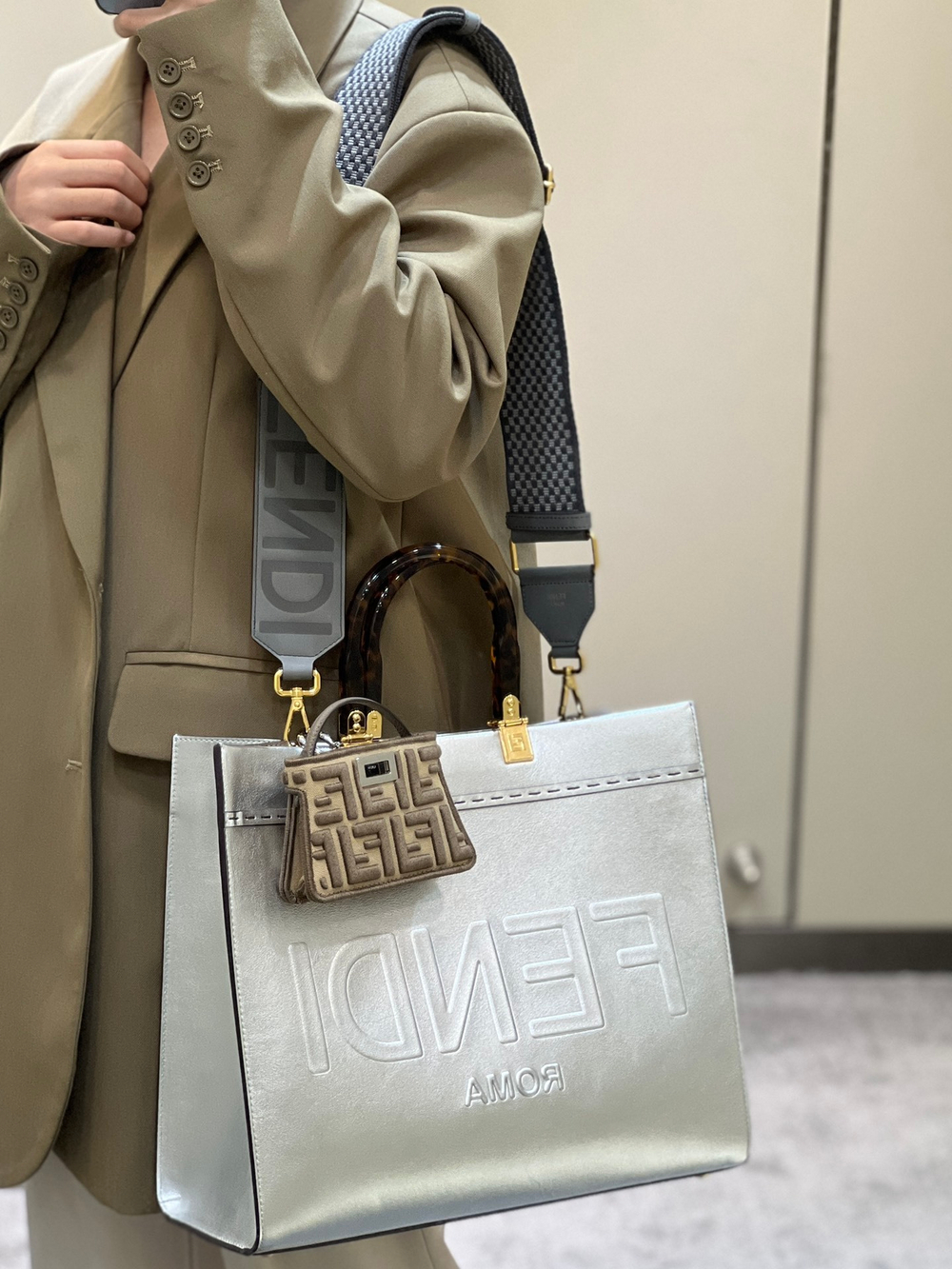 Fendi Sunshine Medium 35 cm