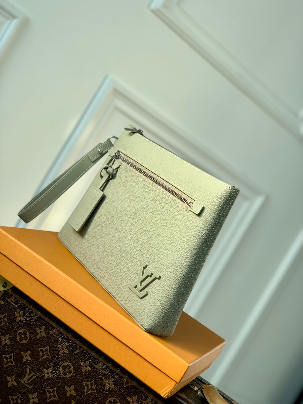 Louis Vuitton Takeoff Pouch
