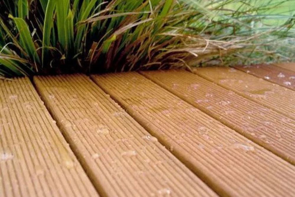 Масло Black Fox WPC Protector для террасной доски ДПК 2,5л (прозрачное)