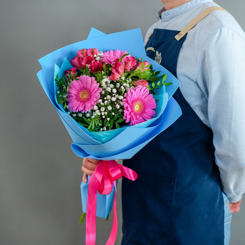 Розовый букет с герберами