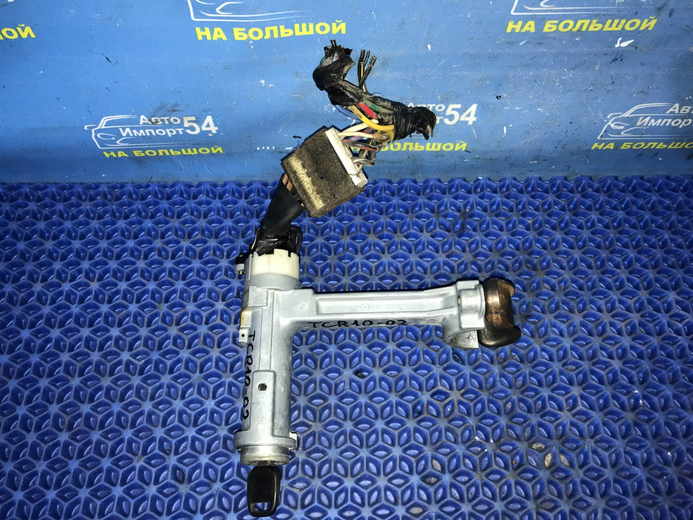 Замок зажигания TOYOTA ESTIMA 1999