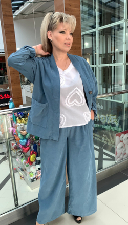 Итальянский  брючный костюм из микро вельвета