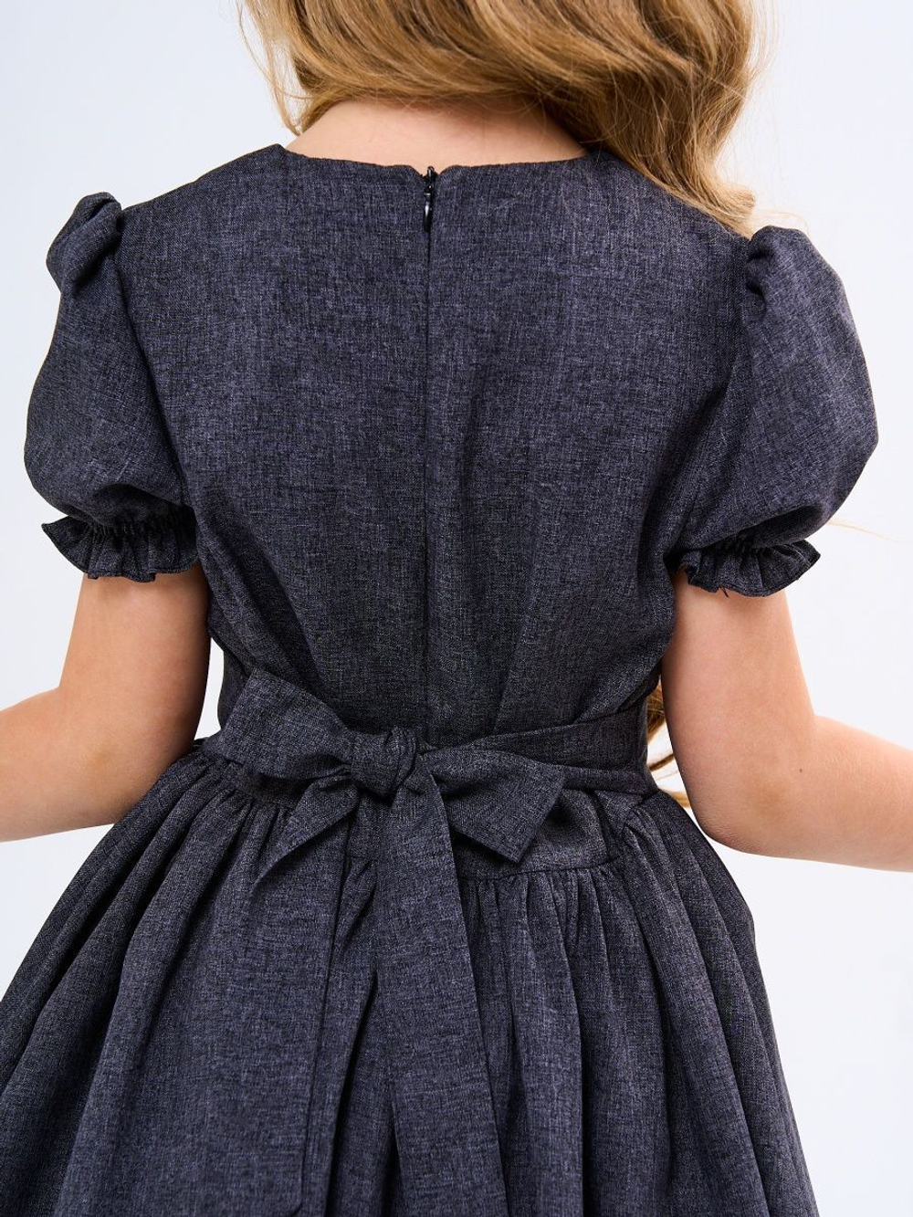 Школьное платье для девочки с кружевом