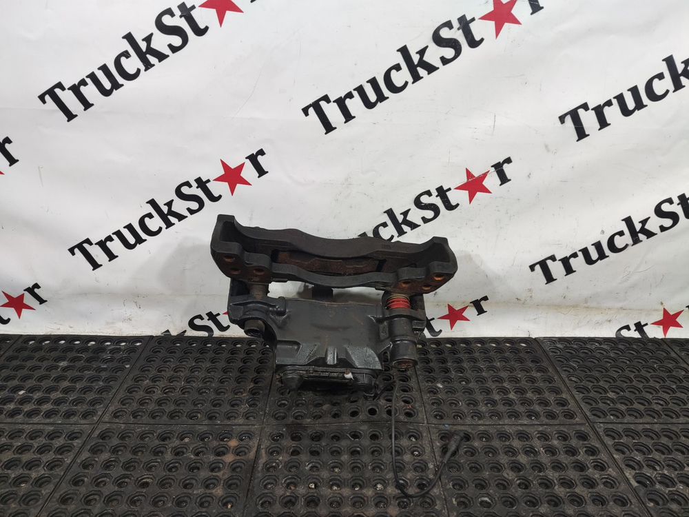 Суппорт передний правый 2017г.