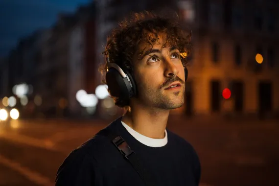 beyerdynamic AVENTHO 300 White