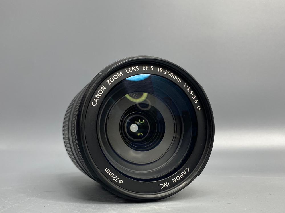 Canon EF-S 18-200mm 3.5-5.6 IS