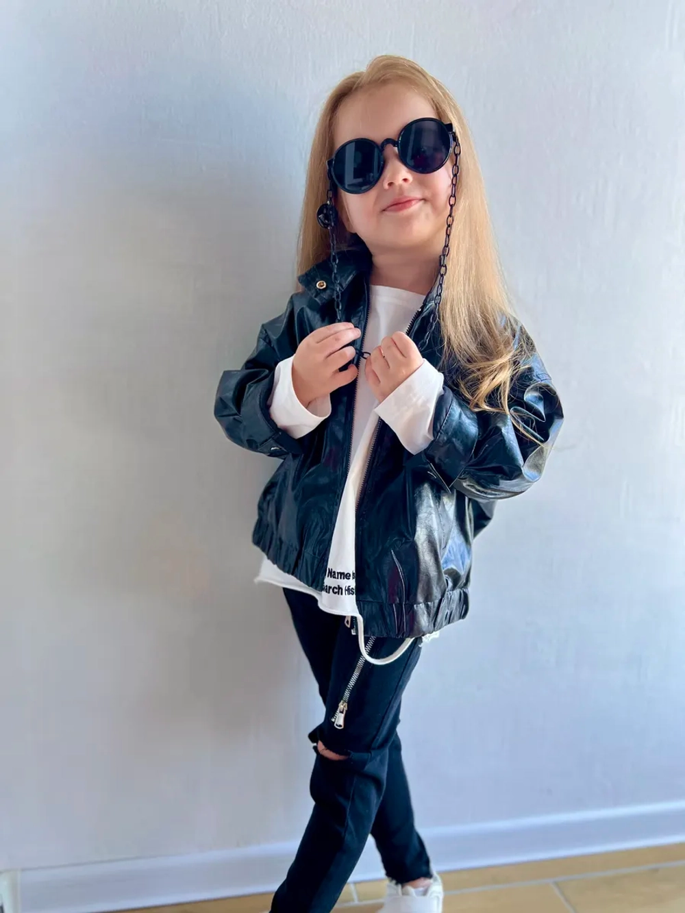 Бомбер из экокожи оверсайз