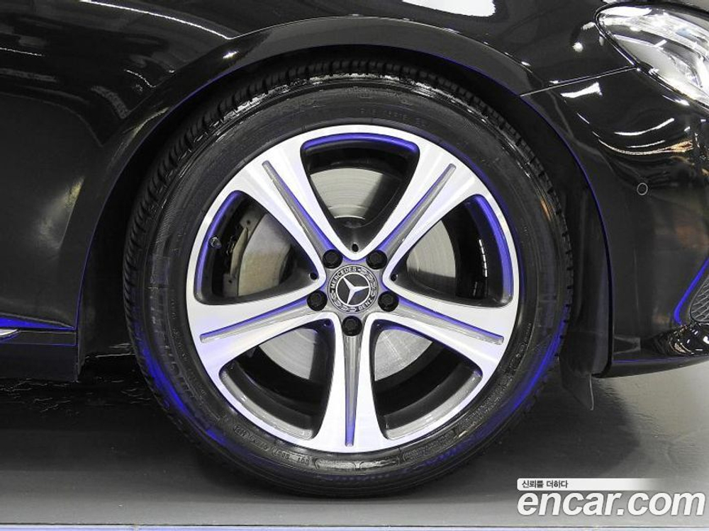 Mercedes-Benz E-Class W213 E300 Avangarde (12.2019)