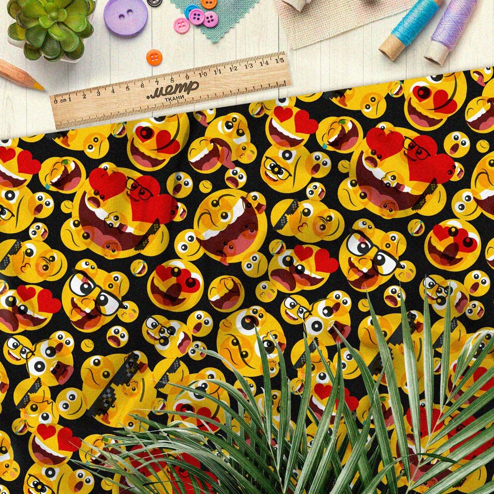 Ткань ниагара безумные смайлики на чёрном фоне