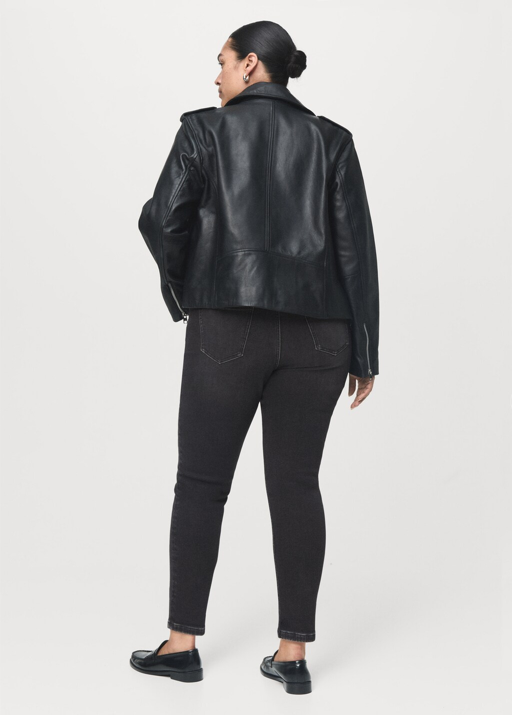 Джинсы-скинни со средней талией NEWISA