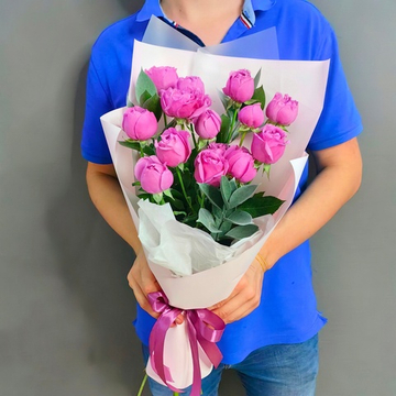 Букет из кустовых пионовидных роз сорта "Misty Bubbles"