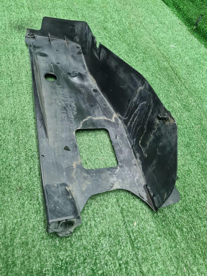 Пыльник заднего бампера Land Cruiser 200 (15-21)