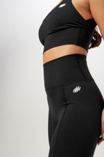 Топ с глубоким вырезом