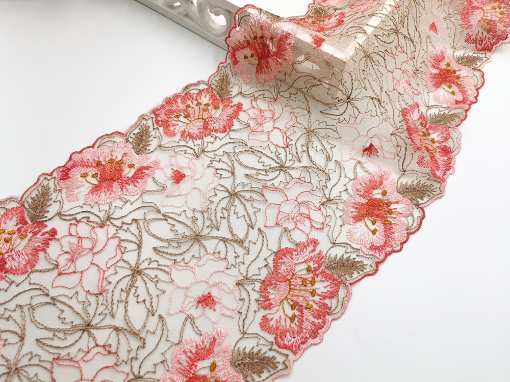 Вышивка на сетке, 21 см, розовые цветы на телесном фоне (Артикул: VS-2018), м