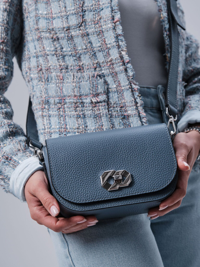 Сумка кожаная на плечо кросс-боди голубая