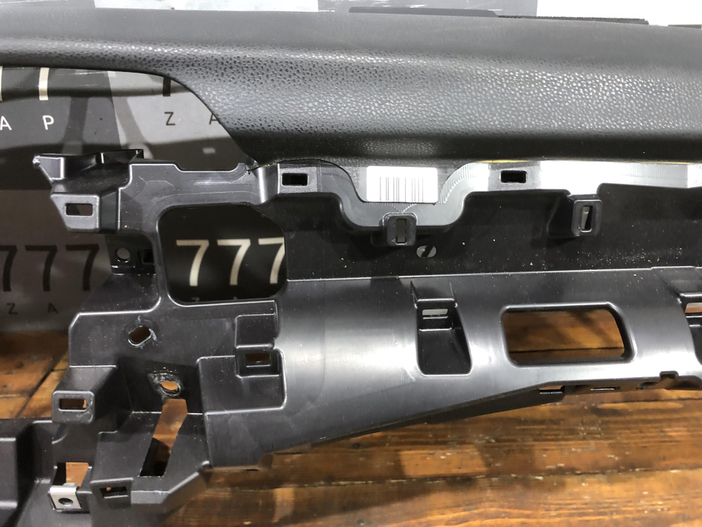 Торпедо Toyota Camry (XV70) 17-нв Б/У Оригинал 5540106471C2