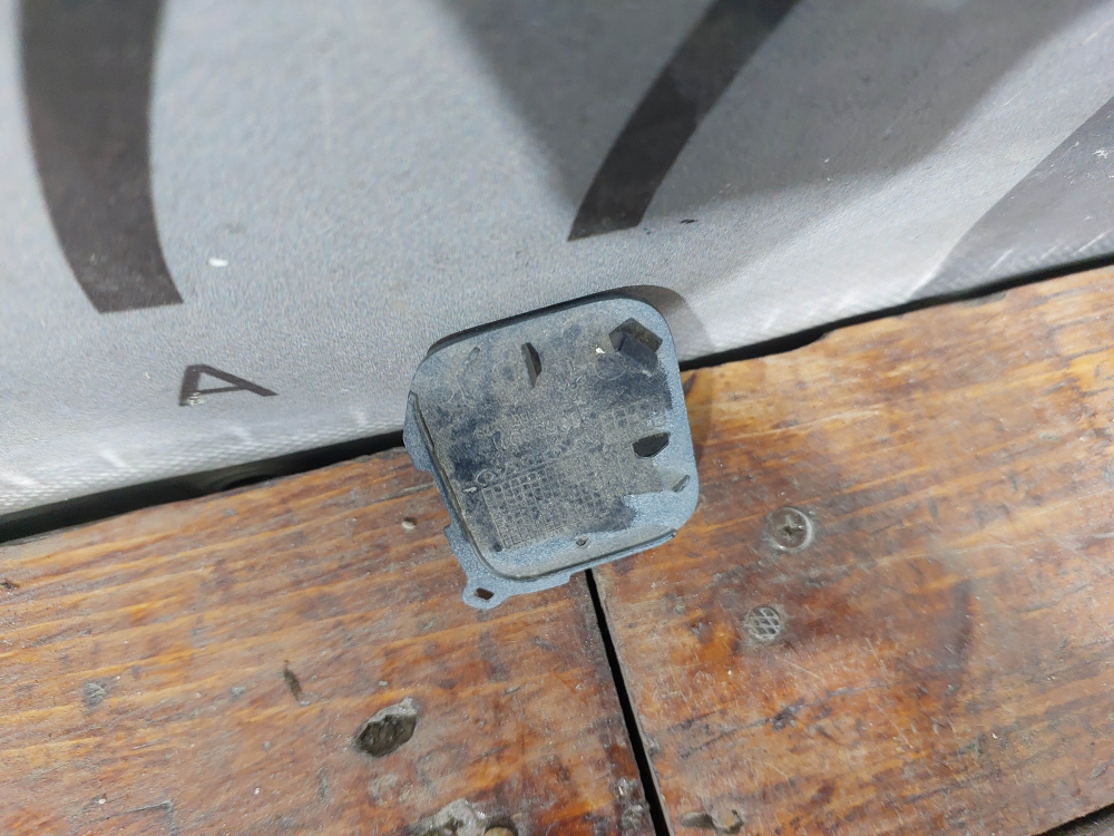 Заглушка буксировочного крюка Volvo XC90 2 14-нв Б/У Оригинал 31353391