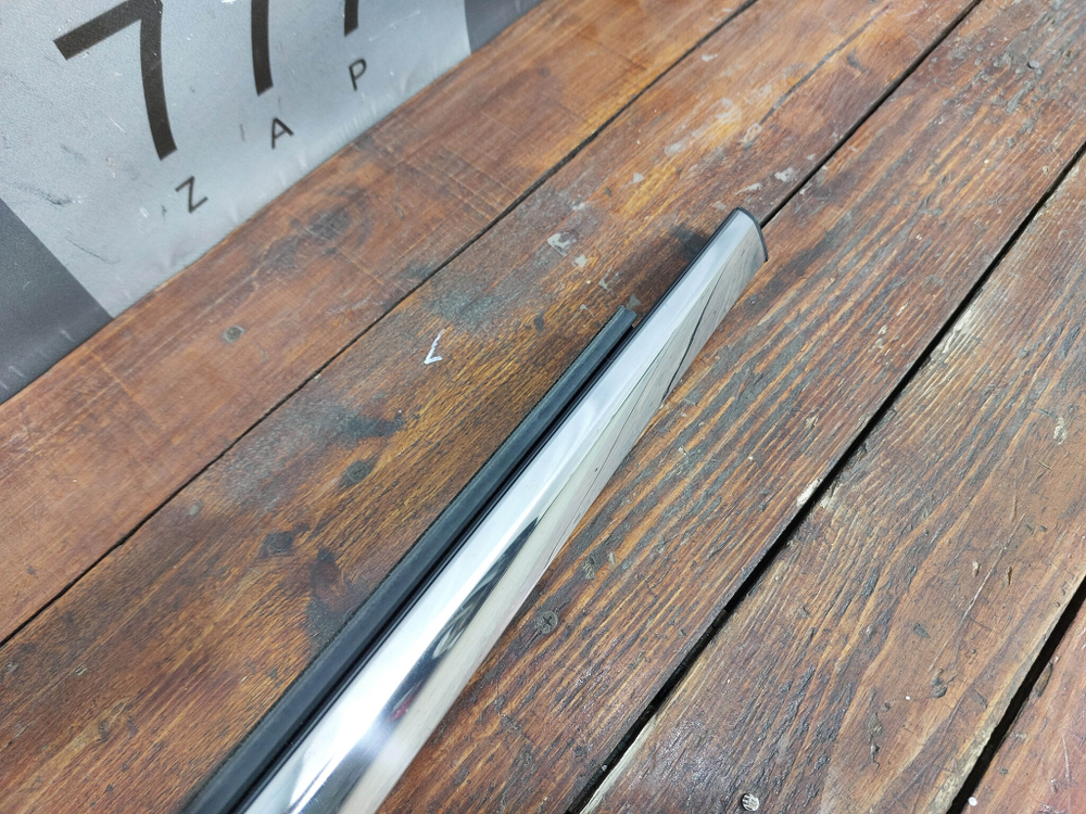 Накладка стекла переднего левого Grand Cherokee WK2 10-22 Б/У Оригинал 55399291AE