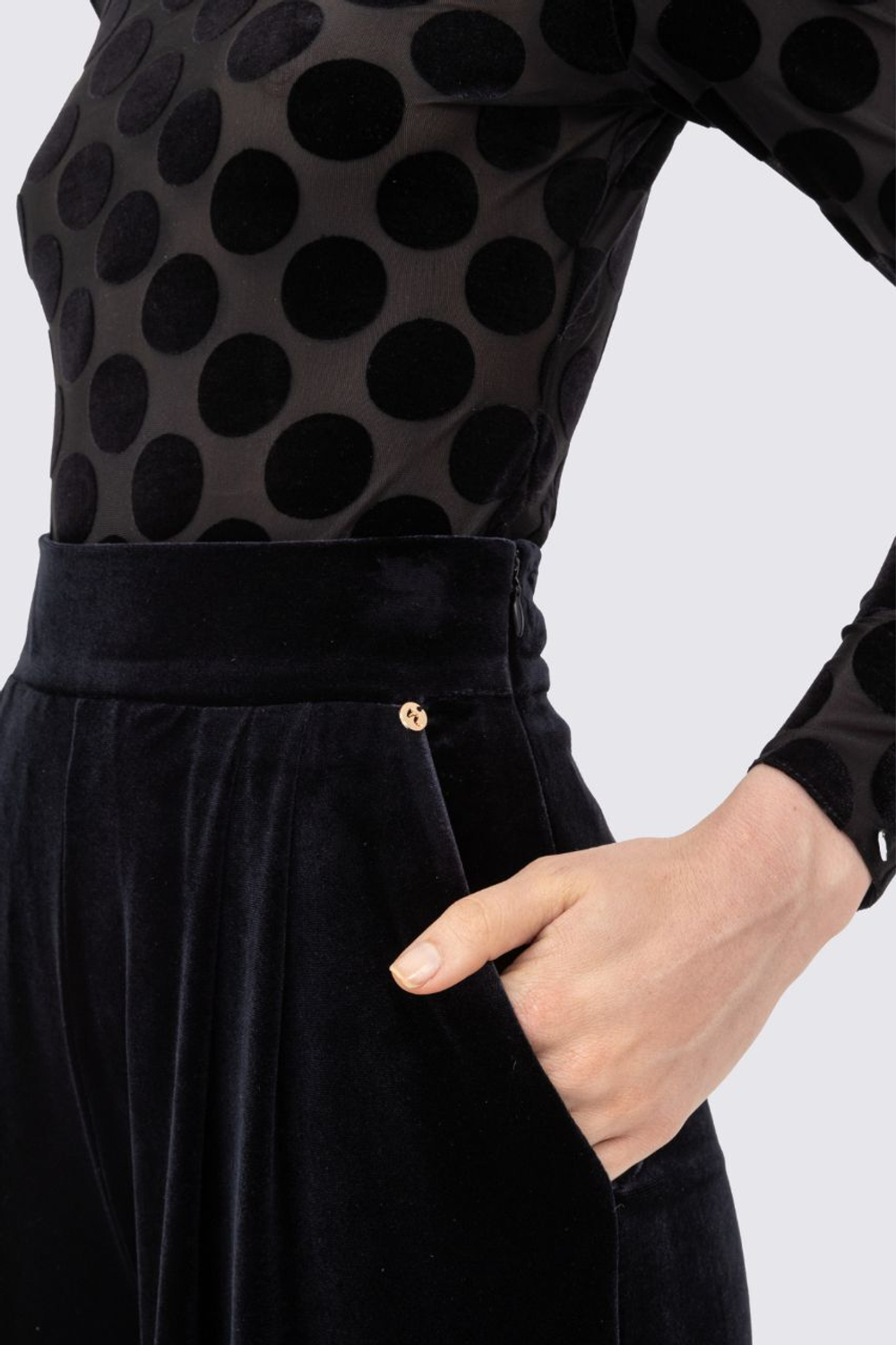 Бархатные брюки с высокой талией