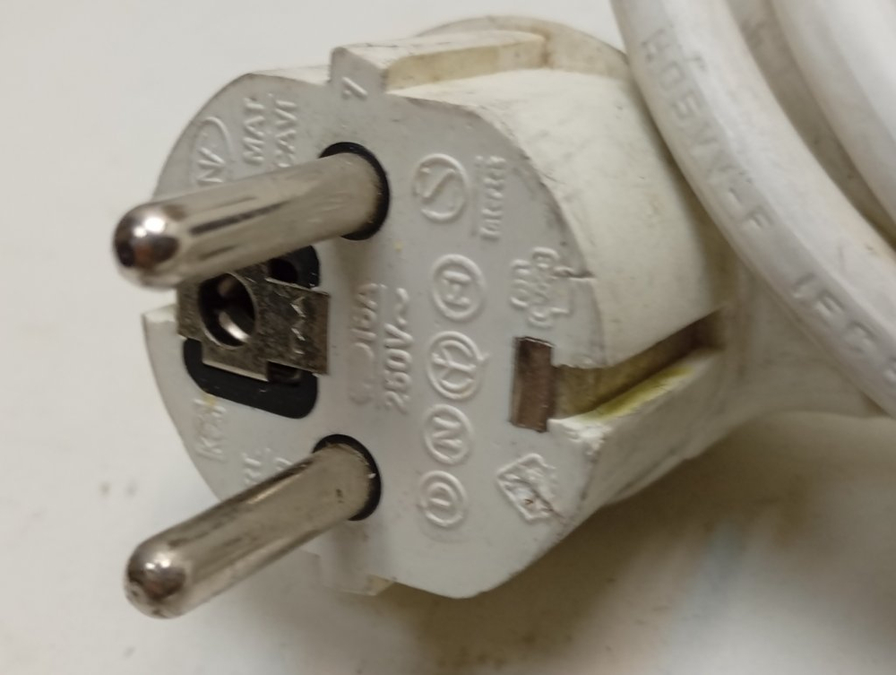 IWUE4105CIS кт64 Сетевой фильтр для стиральной машины Indesit IWUE4105CIS б/у