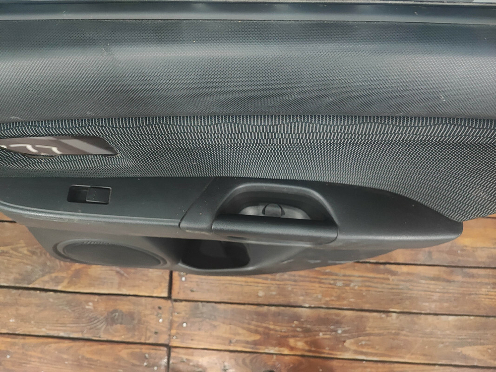 Обшивка двери задней правой (дверная карта) Mazda 3 (BK) 06-09 Б/У Оригинал BP4K68520