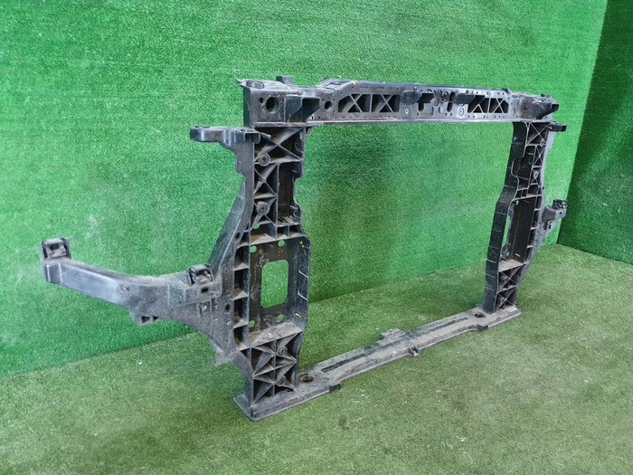 Телевизор Genesis GV80 (2020-н.в.)