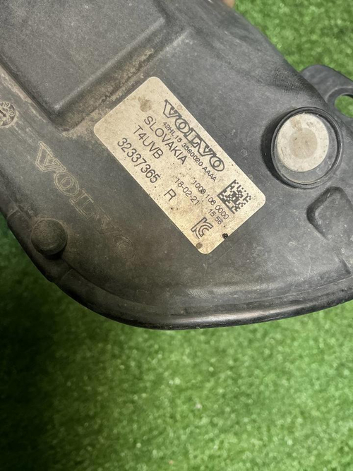 ПТФ правая Volvo XC90 2 (2014-2019) LED