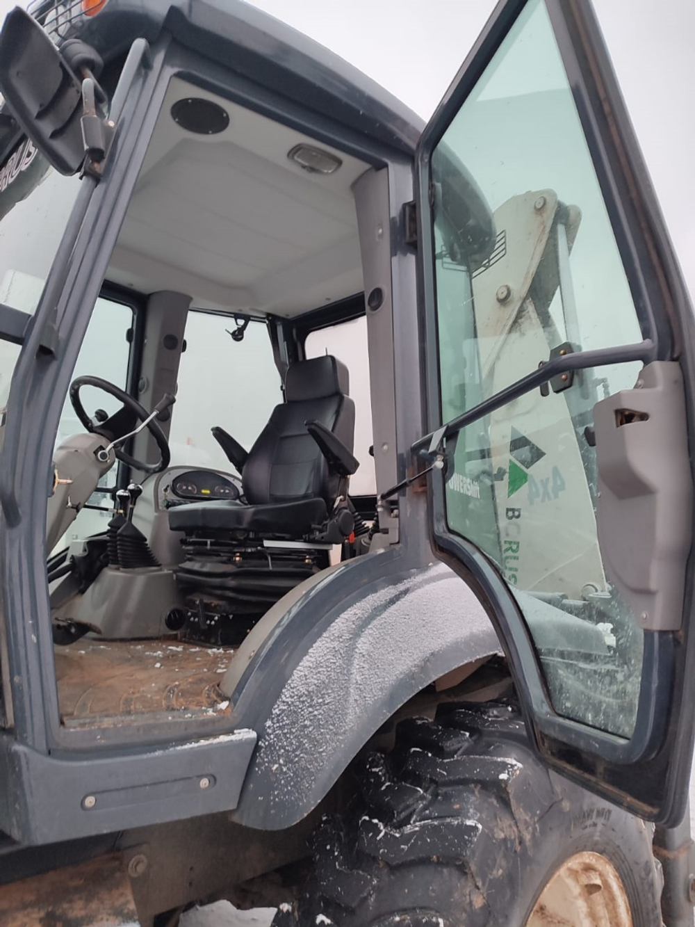 Borus BR-825 Экскаватор-погрузчик BR-825 (Дизельный, 4,8 л, 102 л.с., АТ)