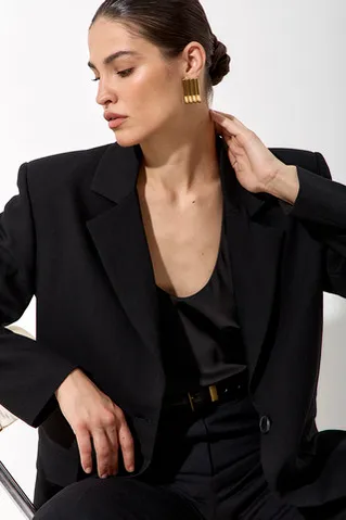 Пиджак свободный костюмный черного цвета