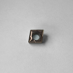 CCMT060204-UM FE2225M  Пластина токарная