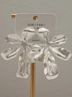 Серьги Oubi Yabi «Жемчужный цветок» Pearl