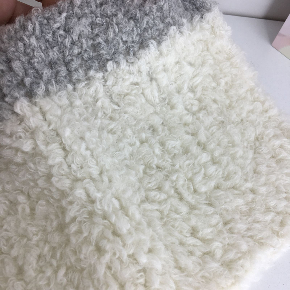 FLUFFY - New Mill; 93% кашемир, 7% п/а; 190м/100гр; травка; col.10001, цвет: молочный; S702