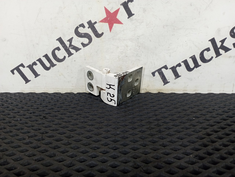 Петля двери левой