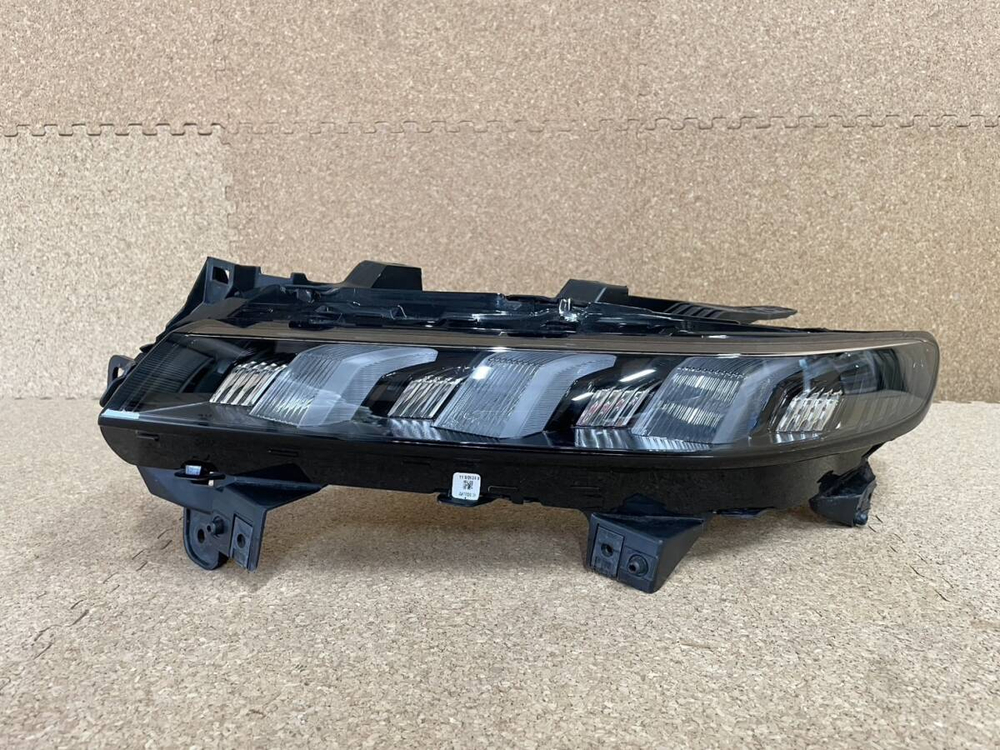 противотуманная фара левая Suzuki Fronx WDB3S