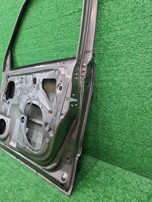 Дверь передняя правая Suzuki Grand Vitara JT 05-12