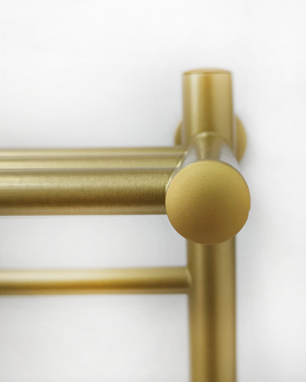 Полотенцесушитель электрический с/т Comfysan Люси (Luce) EC-8 80/50 с полкой, Матовое золото/МАТ ГОЛ