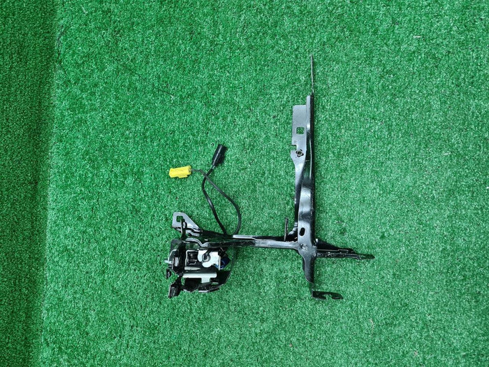 Кронштейн фары левый BMW 3er G20 (2018-н.в.)