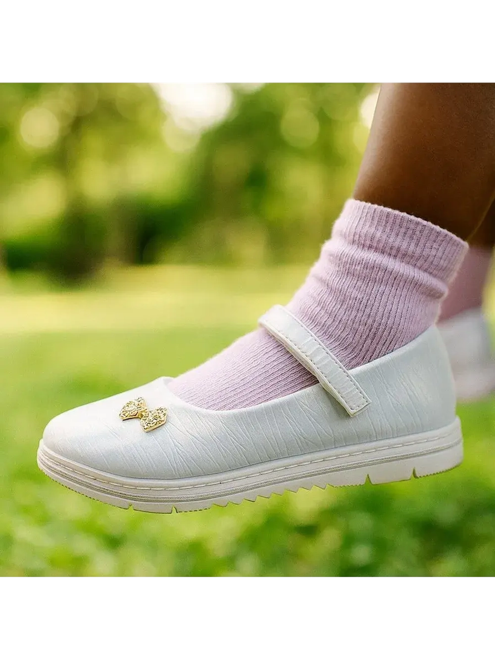 Школьные детские туфли для девочки.