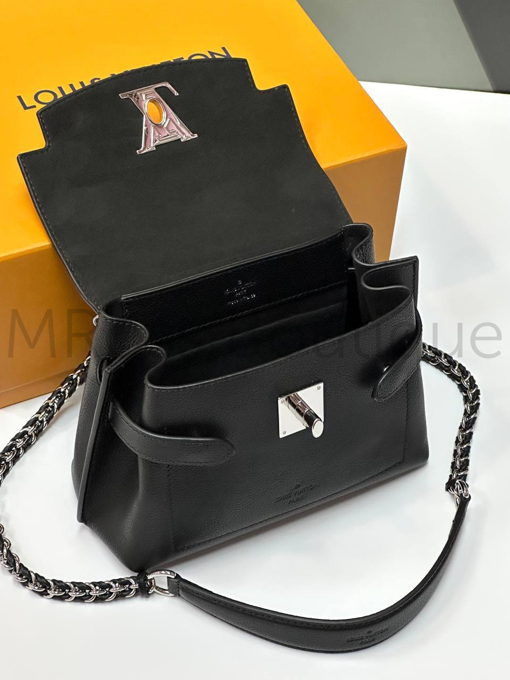 Черная сумка Lockme Ever Mini Louis Vuitton