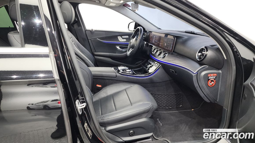 Mercedes-Benz E-Class W213 E300 4MATIC Avangarde (08.2019)